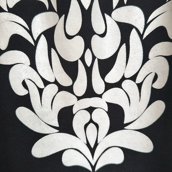 Sleeveless dress, filagree pattern, slimming, classy - Picture 4 of 5